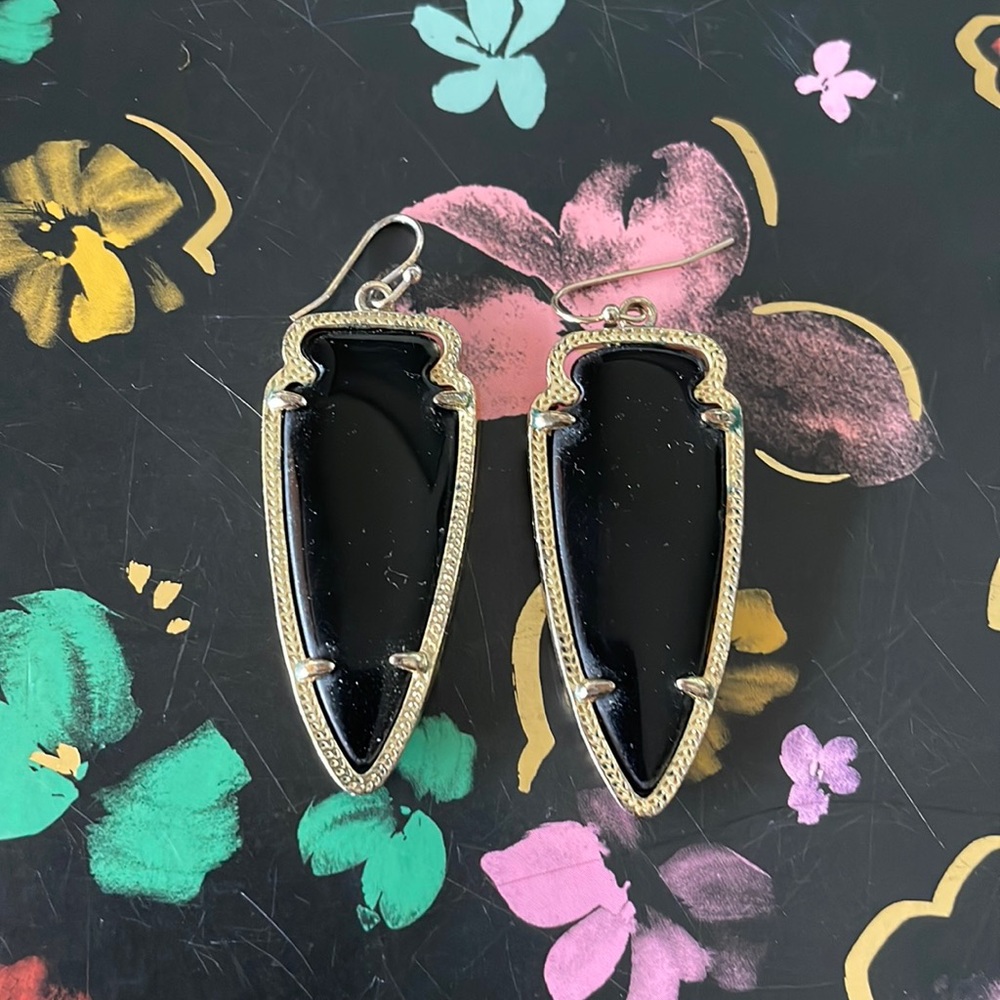 Kendra SCOTT arrowhead earrings